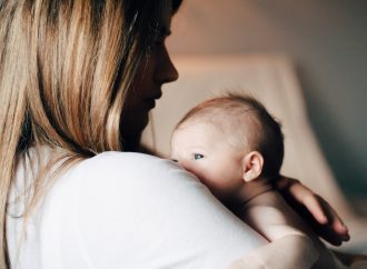 Podróż samochodem z niemowlakiem – co spakować?