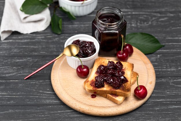 Jak korzyści zdrowotne miodu z czarnej porzeczki mogą wpływać na twoje codzienne samopoczucie