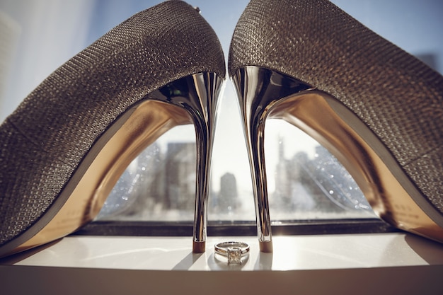 Jak wybrać idealne buty ślubne, które łączą elegancję z wygodą?